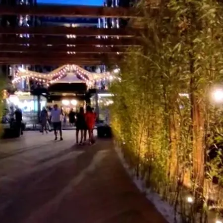 Bright Tomis Promenada 아파트 *