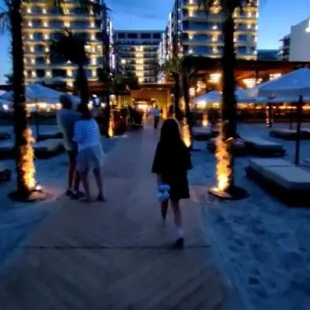 Bright Tomis Promenada 아파트 *